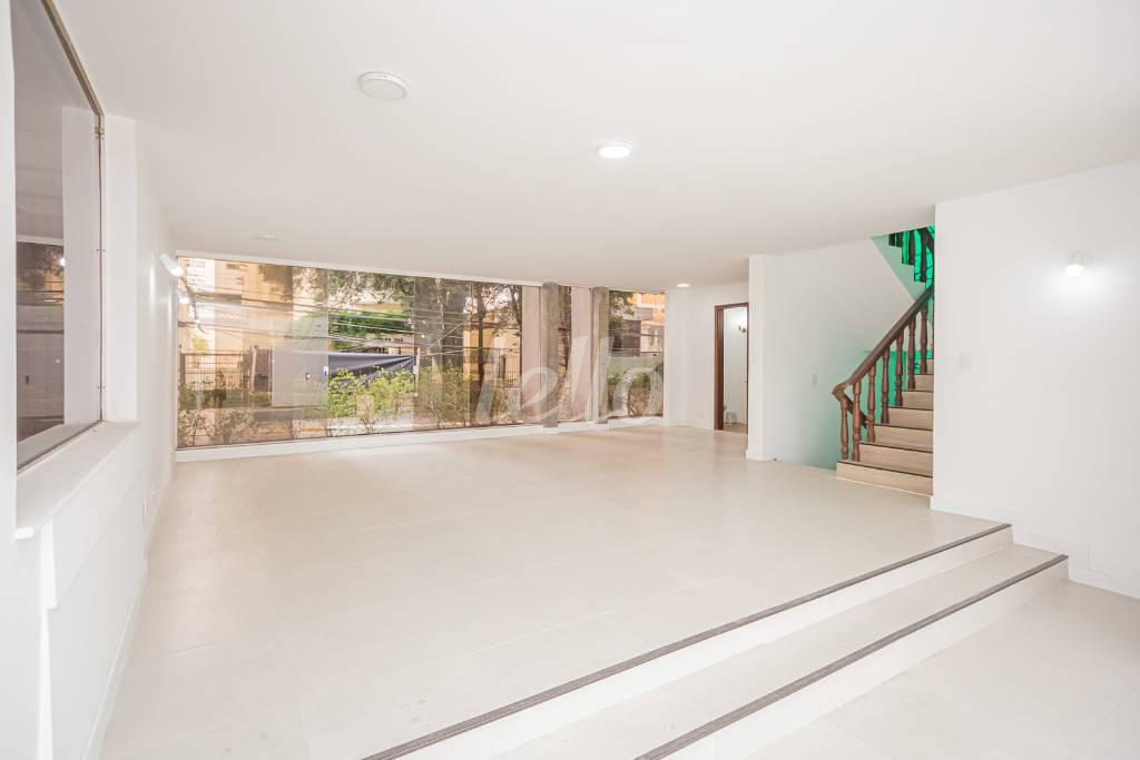 01SALA_004 de Casa para alugar, sobrado com 330 m², 3 quartos e 4 vagas em Planalto Paulista - São Paulo