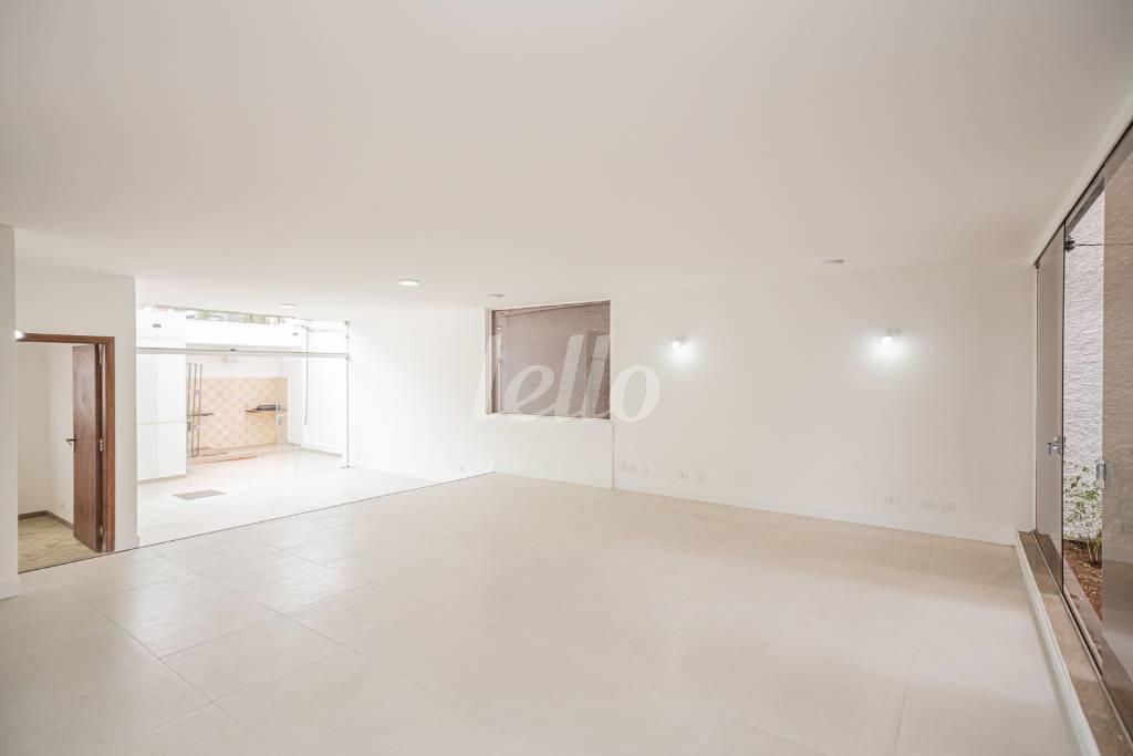 01SALA_001 de Casa para alugar, sobrado com 330 m², 3 quartos e 4 vagas em Planalto Paulista - São Paulo