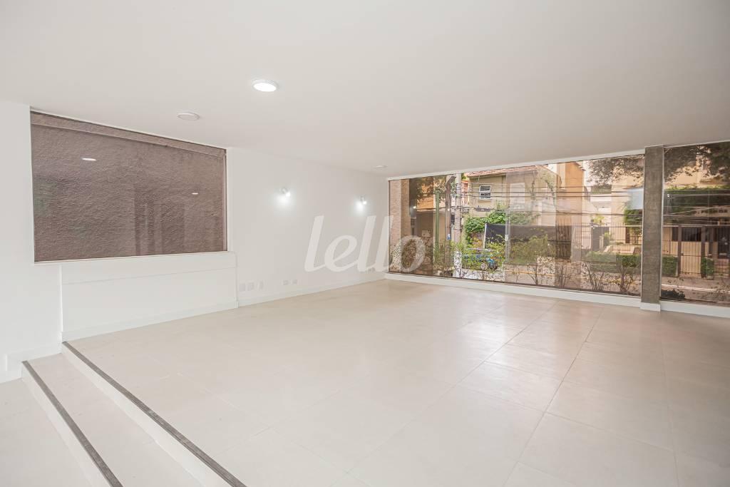 01SALA_003 de Casa para alugar, sobrado com 330 m², 3 quartos e 4 vagas em Planalto Paulista - São Paulo