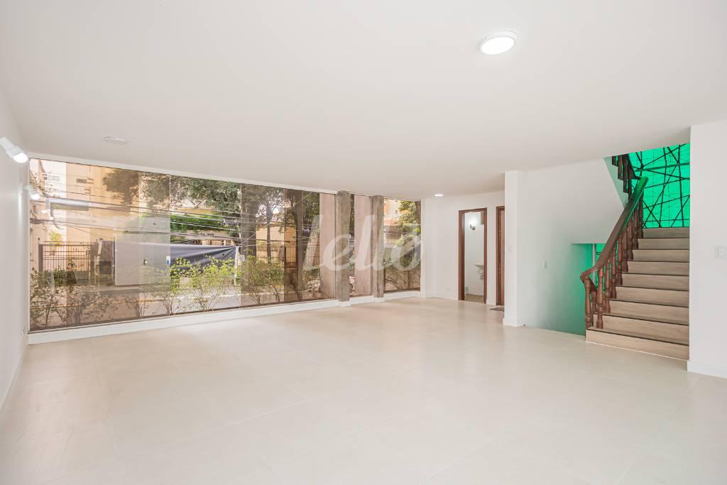 01SALA_005 de Casa para alugar, sobrado com 330 m², 3 quartos e 4 vagas em Planalto Paulista - São Paulo
