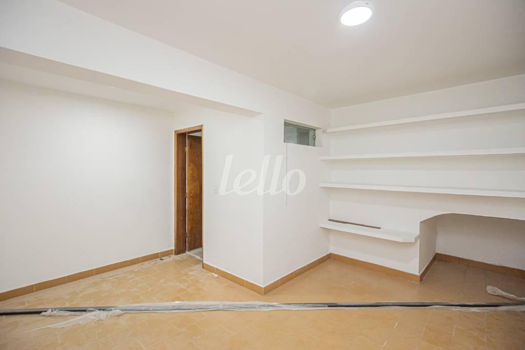 12GARAGEM_008 de Casa para alugar, sobrado com 330 m², 3 quartos e 4 vagas em Planalto Paulista - São Paulo