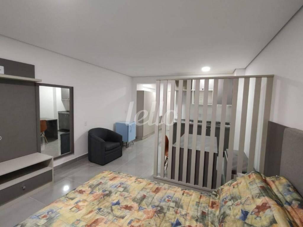 DORMITORIO de Apartamento para alugar, Padrão com 33 m², 1 quarto e 1 vaga em Centro - São Bernardo do Campo