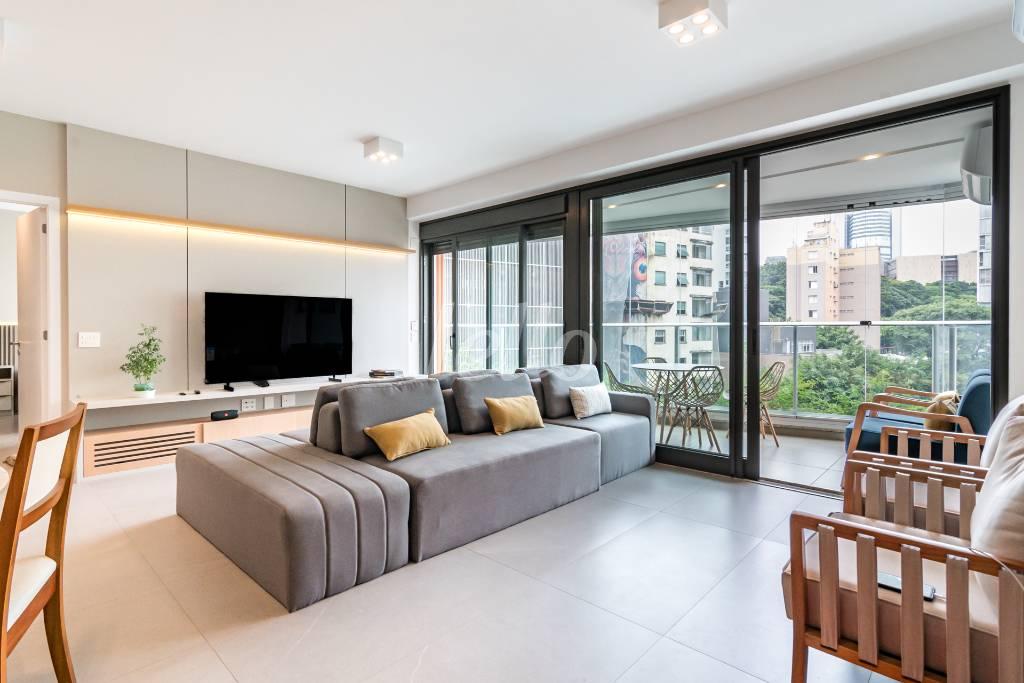SALA de Apartamento à venda, Padrão com 97 m², 1 quarto e 1 vaga em Cerqueira César - São Paulo