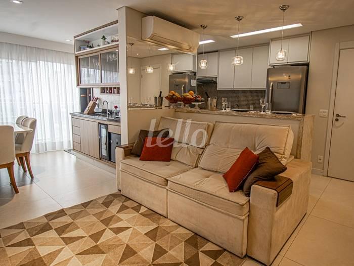 SALA de Apartamento à venda, Padrão com 81 m², 2 quartos e em Vila Olímpia - São Paulo