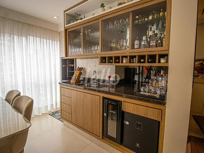 VARANDA GOURMET de Apartamento à venda, Padrão com 81 m², 2 quartos e em Vila Olímpia - São Paulo