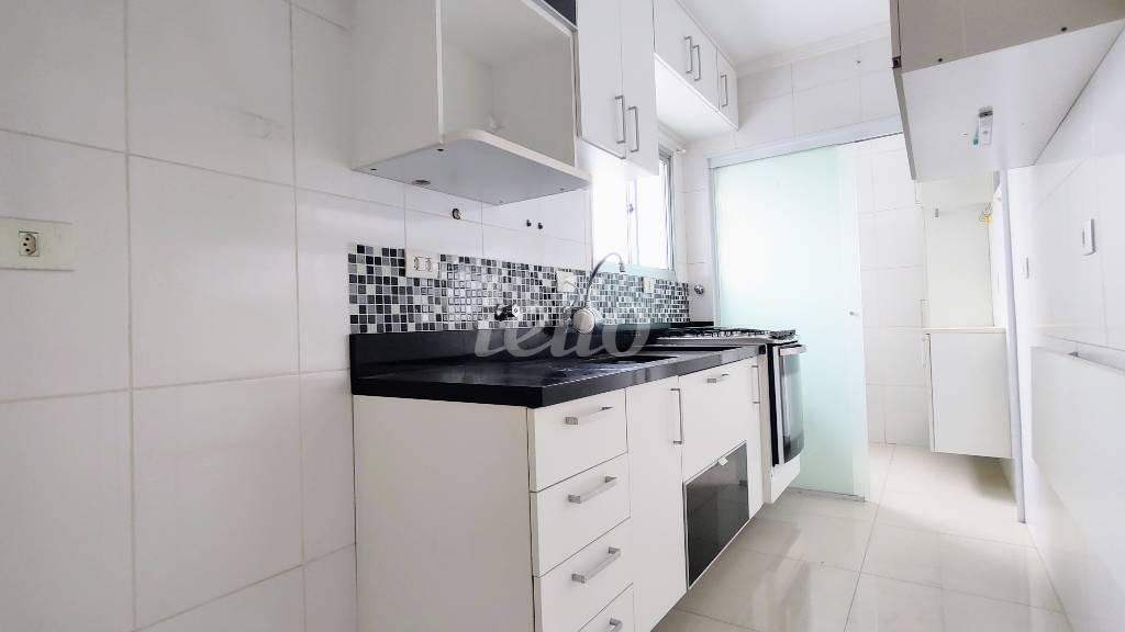 COZINHA de Apartamento à venda, Padrão com 56 m², 2 quartos e 2 vagas em Vila Bertioga - São Paulo