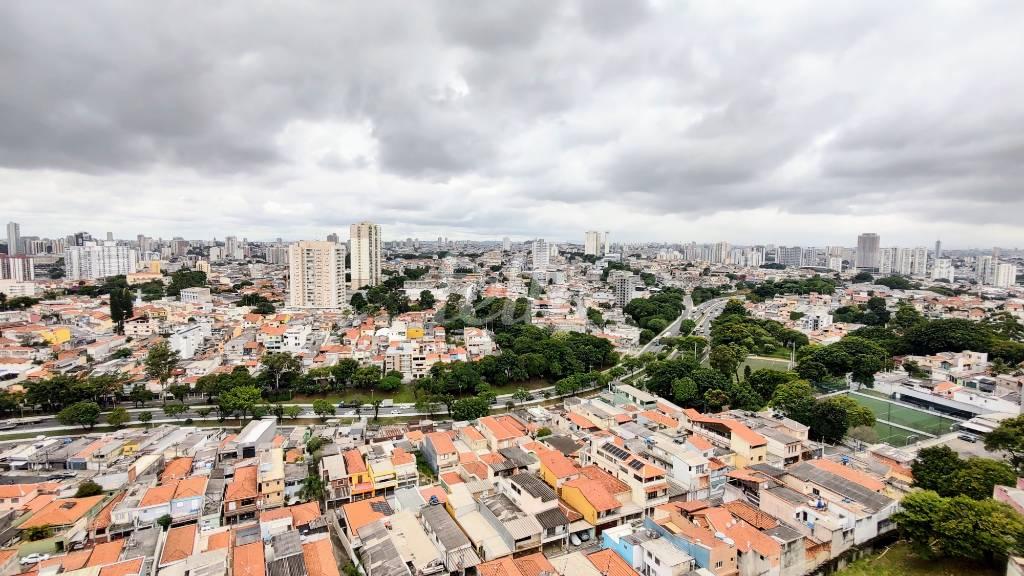 VISTA DA SACADA E DORMITÓRIOS de Apartamento à venda, Padrão com 68 m², 3 quartos e 1 vaga em Vila Oratório - São Paulo