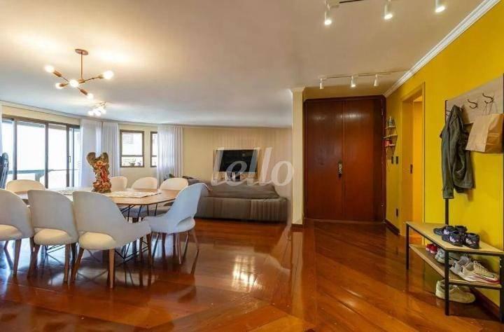 SALA de Apartamento à venda, Padrão com 200 m², 2 quartos e 4 vagas em Vila Assunção - Santo André