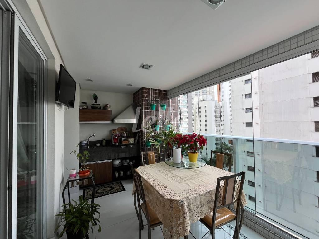 VARANDA GOURMET de Apartamento à venda, Padrão com 95 m², 3 quartos e 2 vagas em Vila Regente Feijó - São Paulo