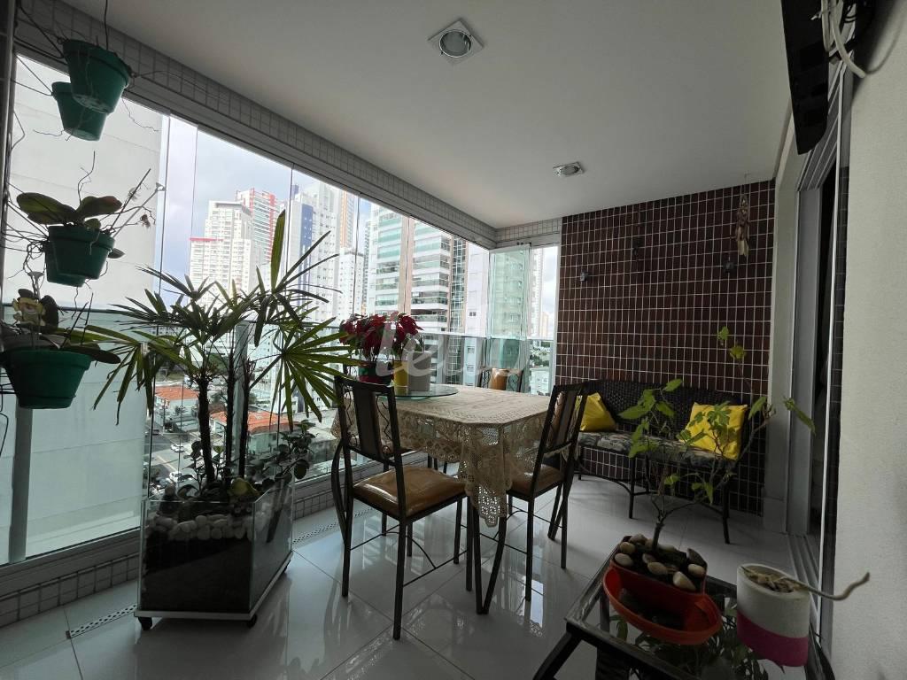 VARANDA GOURMET de Apartamento à venda, Padrão com 95 m², 3 quartos e 2 vagas em Vila Regente Feijó - São Paulo