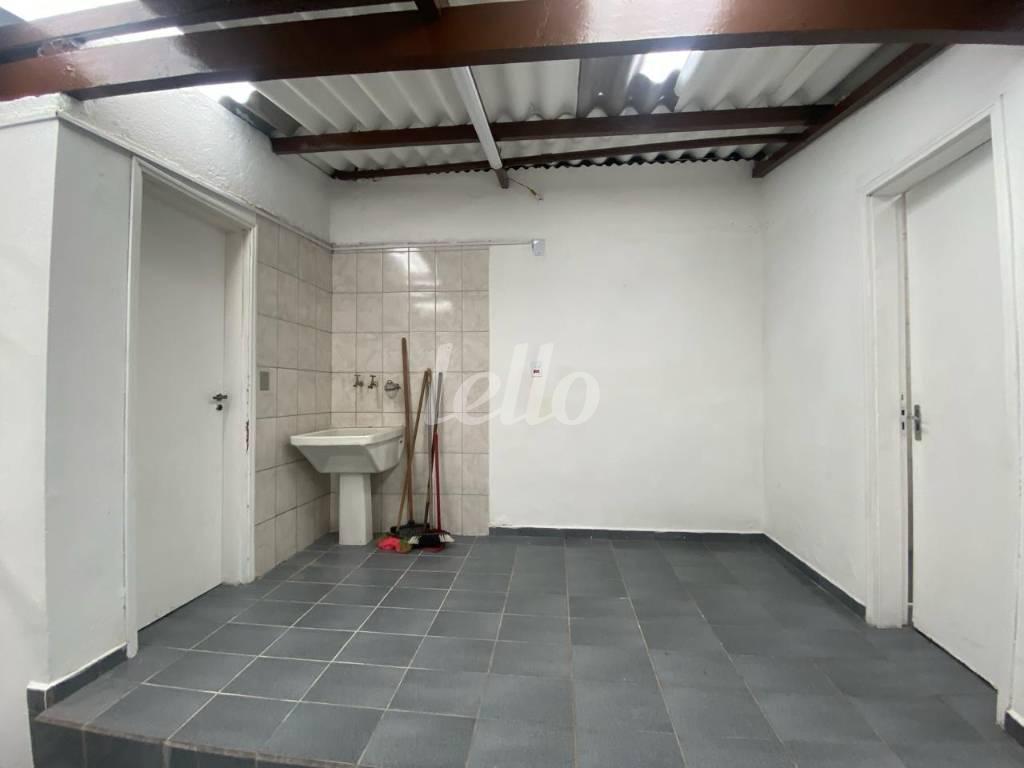 SALÃO de Casa para alugar, sobrado com 236 m², e 2 vagas em Vila Sonia - São Bernardo do Campo