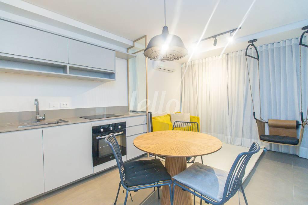 SALA de Apartamento para alugar, Padrão com 40 m², 1 quarto e 1 vaga em Jardim Das Bandeiras - São Paulo