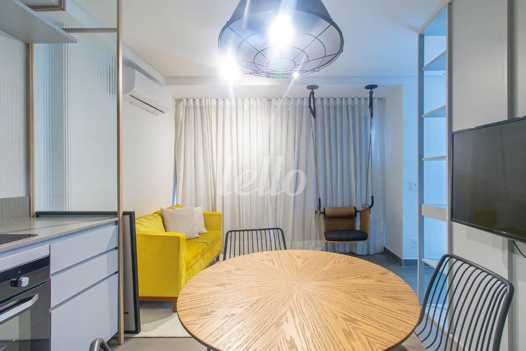 SALA de Apartamento para alugar, Padrão com 40 m², 1 quarto e 1 vaga em Jardim Das Bandeiras - São Paulo