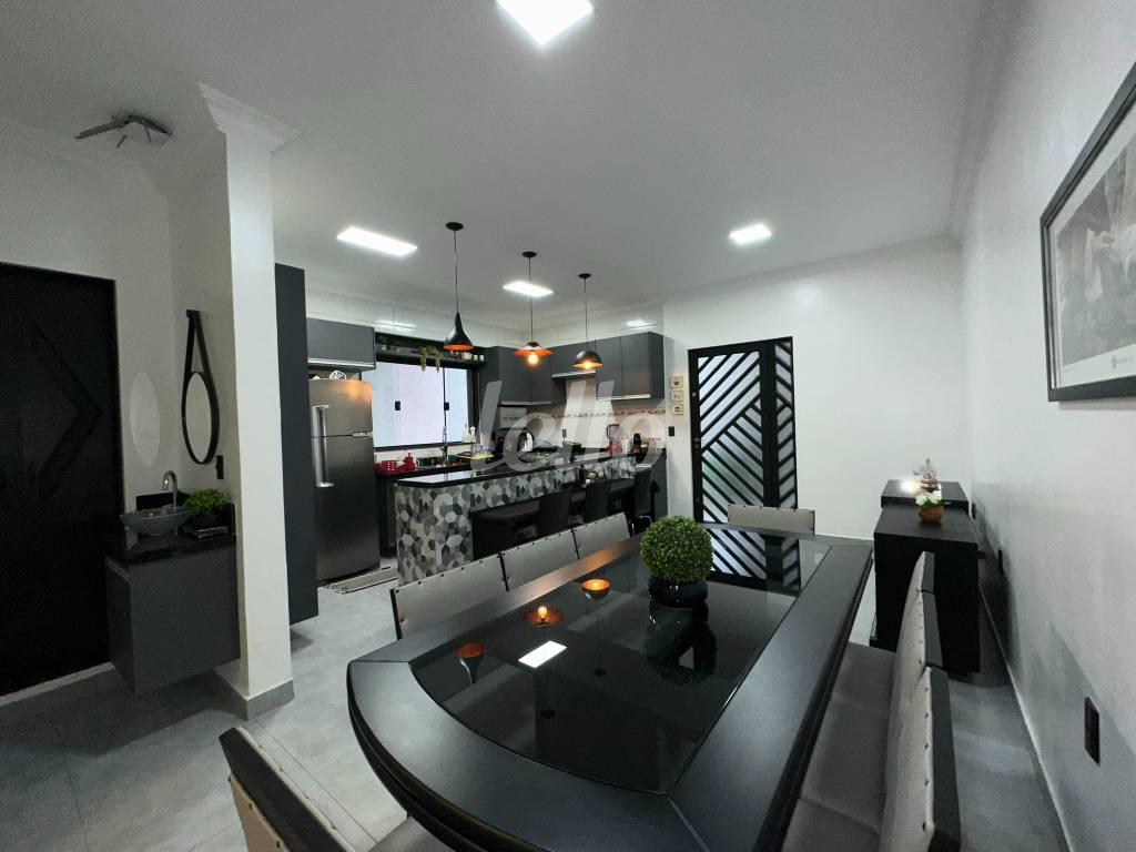 COZINHA / AMBIENTE REFEIÇÕES de Casa à venda, sobrado com 232 m², 4 quartos e 2 vagas em Jardim Vila Formosa - São Paulo