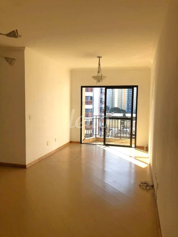 SALA 2 AMBIENTES de Apartamento à venda, Padrão com 83 m², 3 quartos e 2 vagas em Vila Azevedo - São Paulo