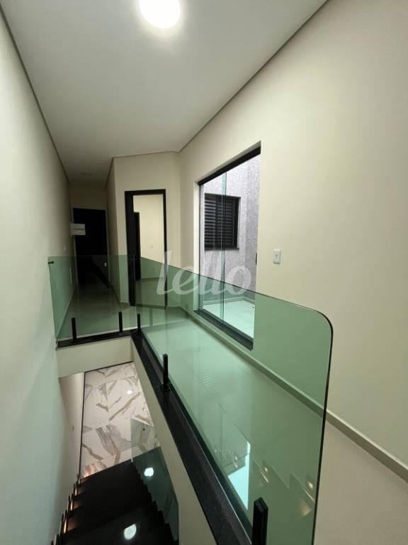PISO SUPERIOR de Casa à venda, sobrado com 200 m², 3 quartos e 3 vagas em Vila Carrão - São Paulo
