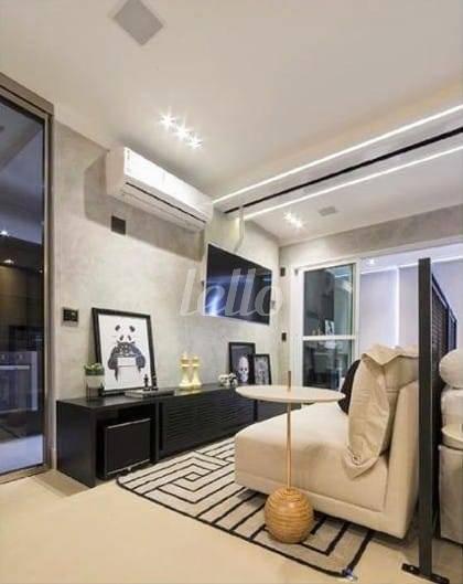 LIVING / DORMITÓRIO de Apartamento à venda, Padrão com 55 m², 1 quarto e 2 vagas em Vila Regente Feijó - São Paulo