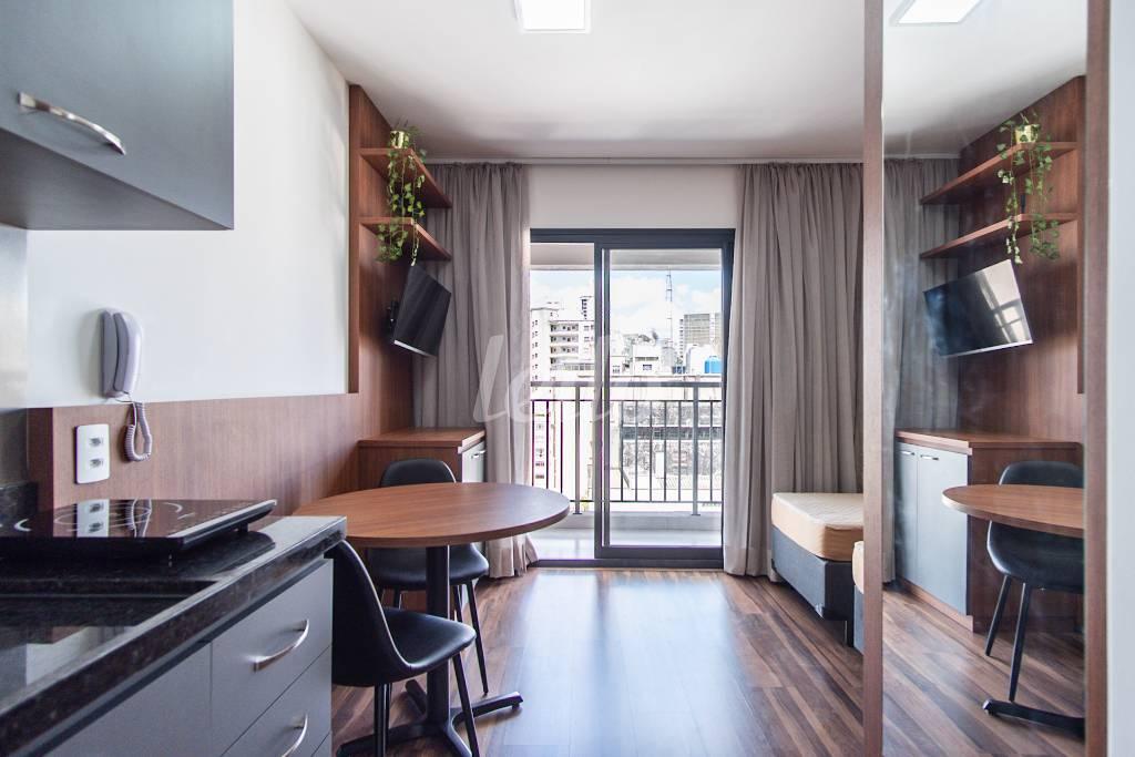 SALA de Apartamento para alugar, Padrão com 27 m², 1 quarto e em Vila Buarque - São Paulo