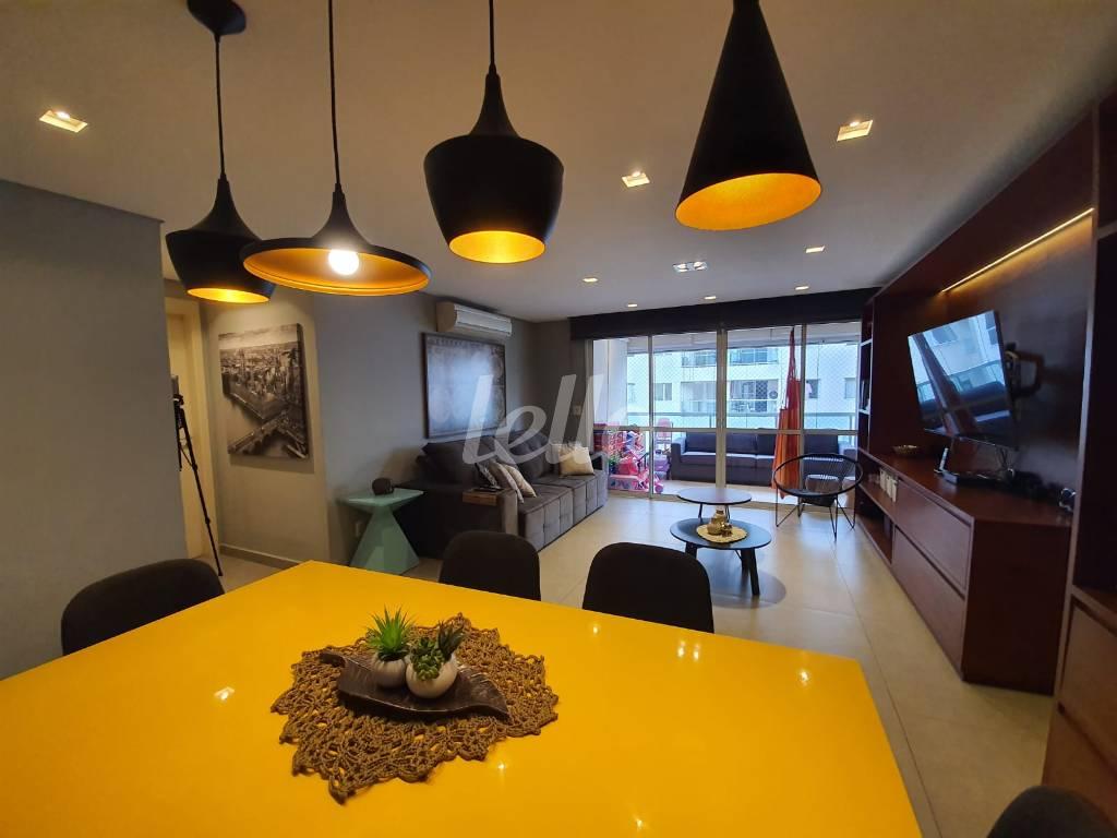 SALA DOIS AMBIENTES de Apartamento à venda, Padrão com 172 m², 4 quartos e 3 vagas em Mooca - São Paulo