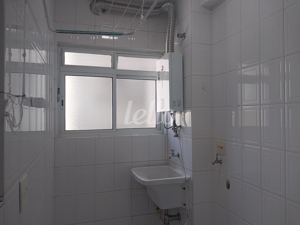 8-ÁREA DE SERVIÇO de Apartamento para alugar, Padrão com 52 m², 2 quartos e 2 vagas em Vila Gomes Cardim - São Paulo