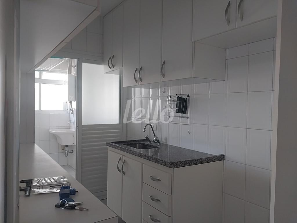 7-COZINHA de Apartamento para alugar, Padrão com 52 m², 2 quartos e 2 vagas em Vila Gomes Cardim - São Paulo