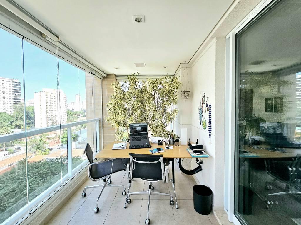 VARANDA/ HOME OFFICE de Apartamento à venda, Padrão com 385 m², 3 quartos e 5 vagas em Campo Belo - São Paulo