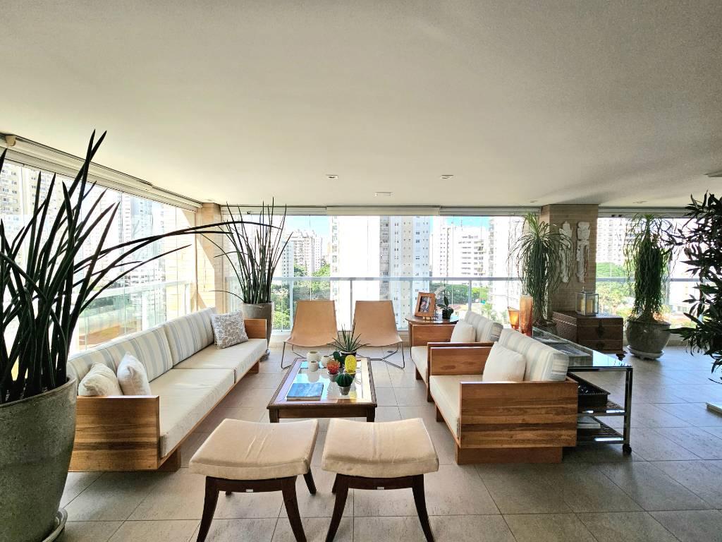 VARANDA de Apartamento à venda, Padrão com 385 m², 3 quartos e 5 vagas em Campo Belo - São Paulo