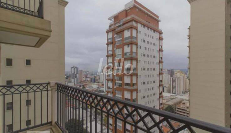 SACADA de Apartamento à venda, Padrão com 70 m², 2 quartos e 2 vagas em Vila Gomes Cardim - São Paulo