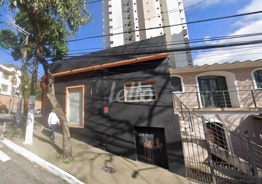 FACHADA de Loja para alugar, Padrão com 80 m², e em Santana - São Paulo