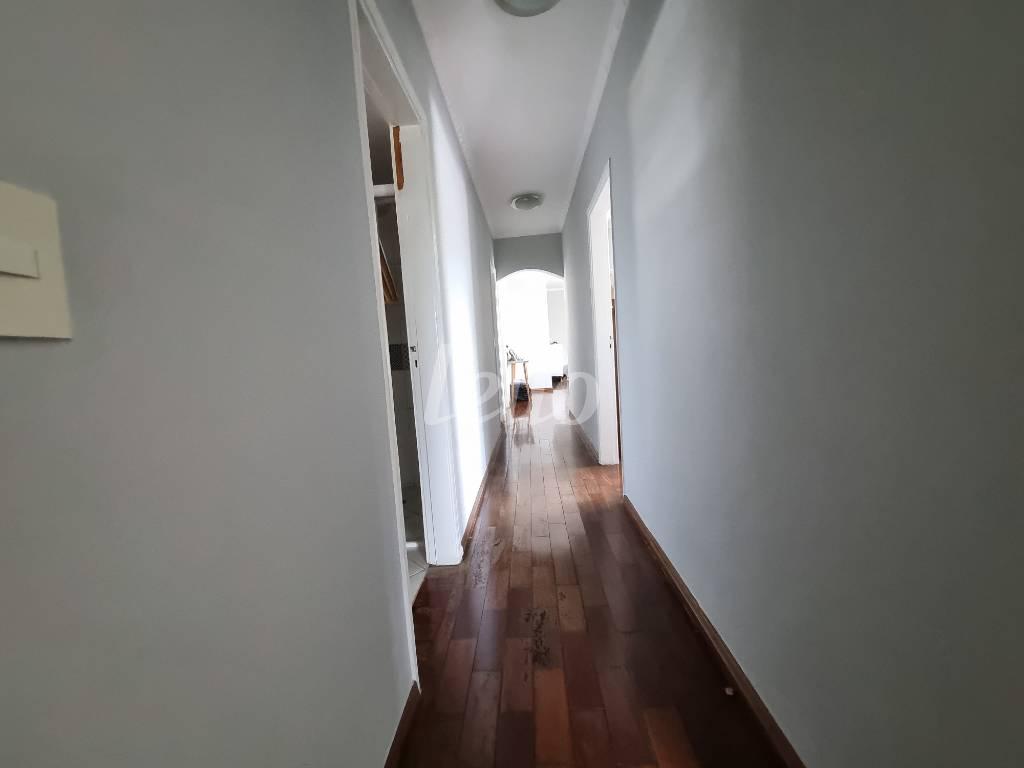 CORREDOR DE ACESSO AOS DORMITÓRIOS de Apartamento à venda, Padrão com 120 m², 3 quartos e 1 vaga em Jardim - Santo André