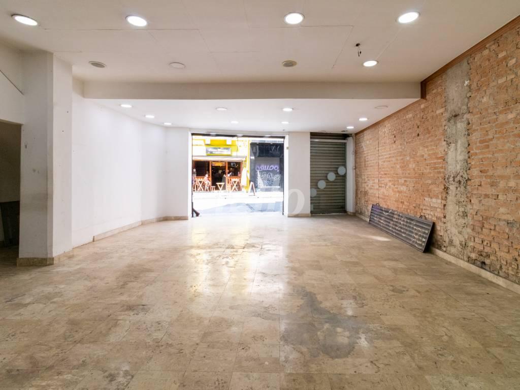 LOJA de Loja para alugar, Padrão com 200 m², e em República - São Paulo