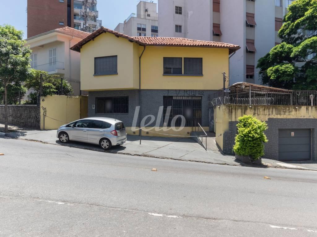 FACHADA de Casa para alugar, sobrado com 250 m², 2 quartos e 5 vagas em Pinheiros - São Paulo