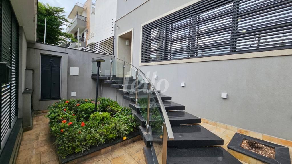 FACHADA de Casa à venda, sobrado com 309 m², 4 quartos e 6 vagas em Jardim São Paulo - São Paulo