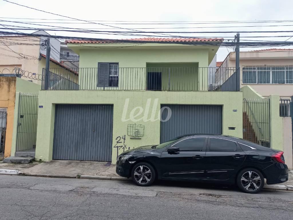 FACHADA de Casa à venda, assobradada com 241 m², 5 quartos e 2 vagas em Vila Mazzei - São Paulo
