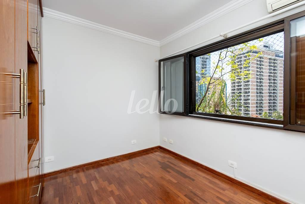SUITE 1 de Apartamento para alugar, Padrão com 93 m², 3 quartos e 2 vagas em Itaim Bibi - São Paulo