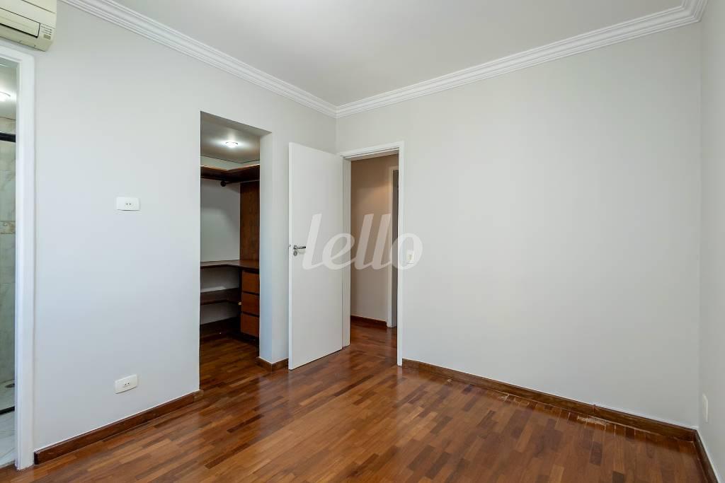 SUITE 2 de Apartamento para alugar, Padrão com 93 m², 3 quartos e 2 vagas em Itaim Bibi - São Paulo