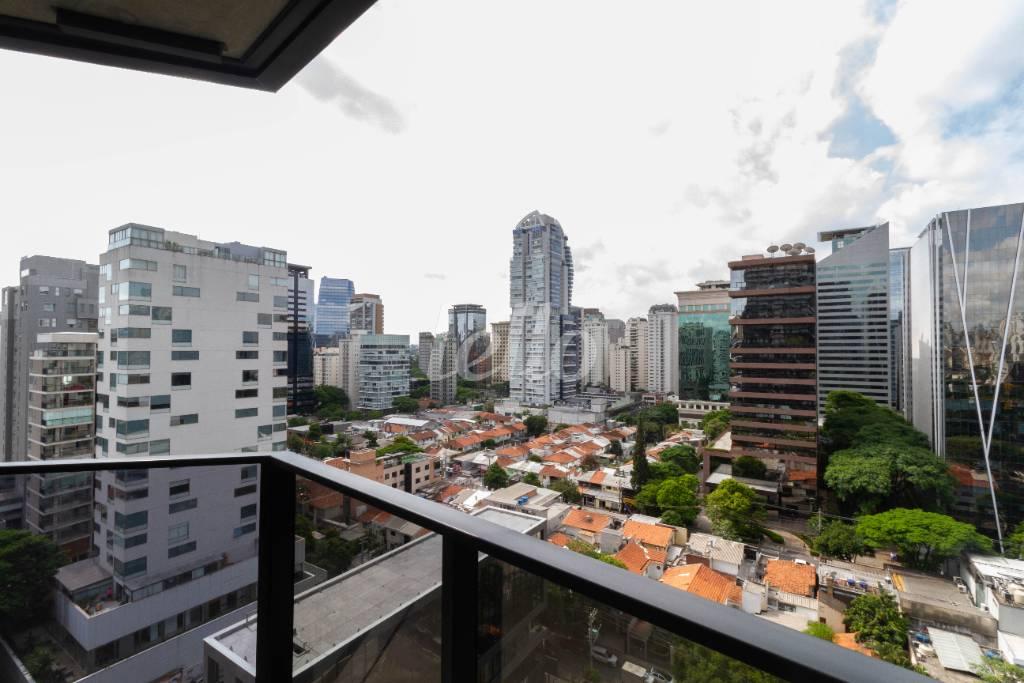 VISTA DA SACADA (2) de Apartamento à venda, Padrão com 58 m², 1 quarto e 1 vaga em Vila Olímpia - São Paulo