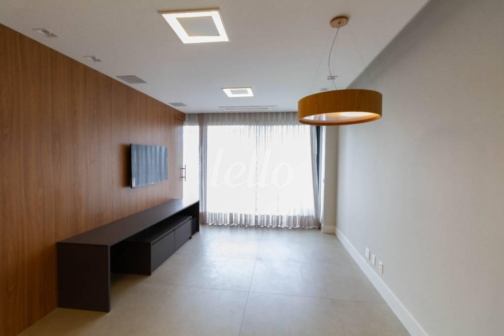 SALA de Apartamento à venda, Padrão com 58 m², 1 quarto e 1 vaga em Vila Olímpia - São Paulo