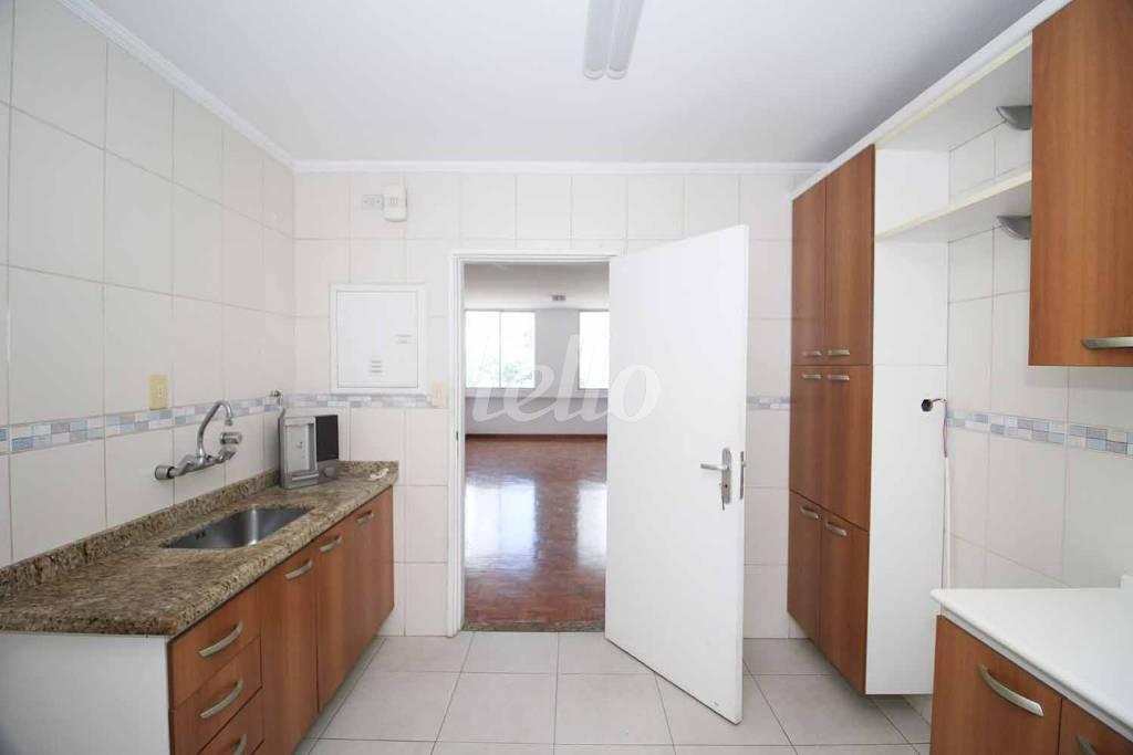 COZINHA de Apartamento para alugar, Padrão com 133 m², 2 quartos e 1 vaga em Cerqueira César - São Paulo