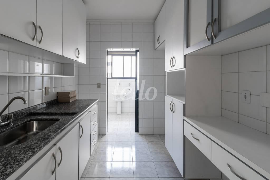 COZINHA de Apartamento à venda, Padrão com 98 m², 3 quartos e 2 vagas em Vila Regente Feijó - São Paulo