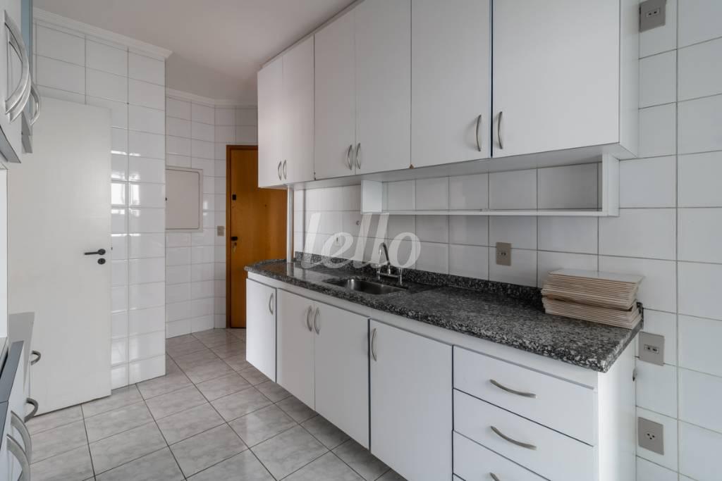 COZINHA de Apartamento à venda, Padrão com 98 m², 3 quartos e 2 vagas em Vila Regente Feijó - São Paulo