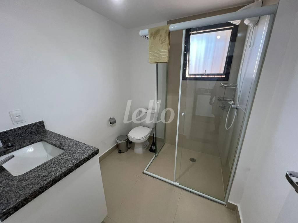 BANHEIRO SOCIAL de Apartamento para alugar, Padrão com 32 m², 1 quarto e em Pinheiros - São Paulo