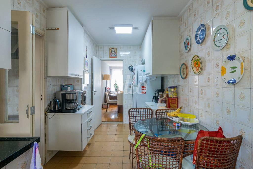 COZINHA de Apartamento à venda, Padrão com 108 m², 3 quartos e 2 vagas em Pinheiros - São Paulo