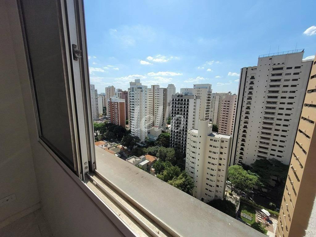 VISTA de Apartamento para alugar, Padrão com 77 m², 2 quartos e 2 vagas em Moema - São Paulo