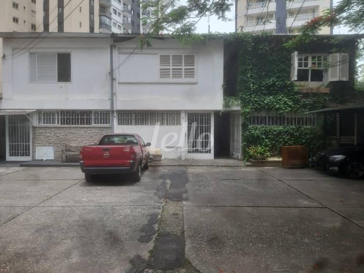 VILA de Casa à venda, de vila - sobrado com 136 m², 3 quartos e 3 vagas em Vila Olímpia - São Paulo