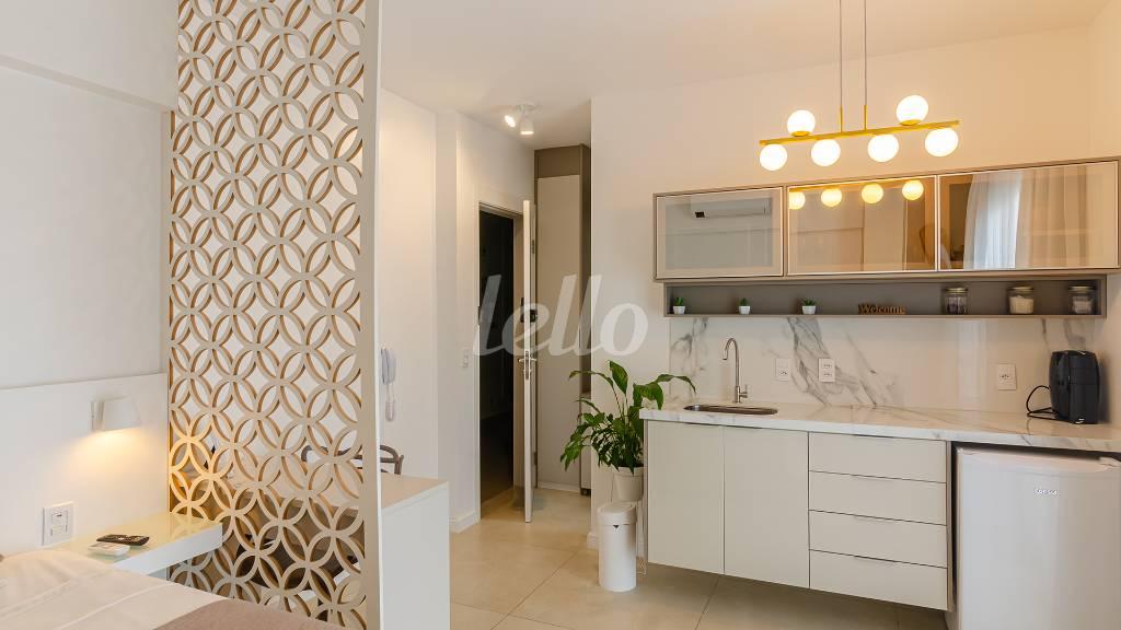 DORMITORIO de Apartamento para alugar, Padrão com 26 m², 1 quarto e em Indianópolis - São Paulo