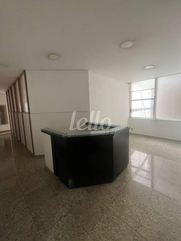 RECEPÇÃO de Sala / Conjunto para alugar, Padrão com 135 m², e 1 vaga em República - São Paulo