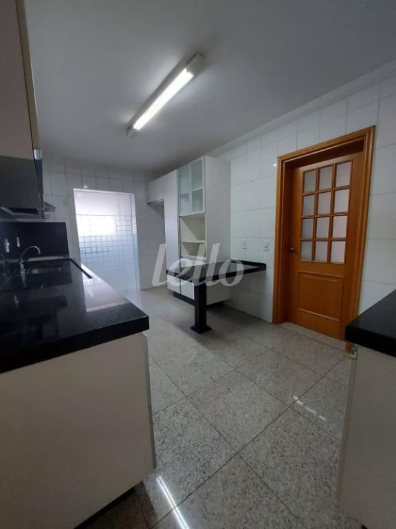 COZINHA de Apartamento à venda, Padrão com 130 m², 3 quartos e 2 vagas em Centro - Santo André
