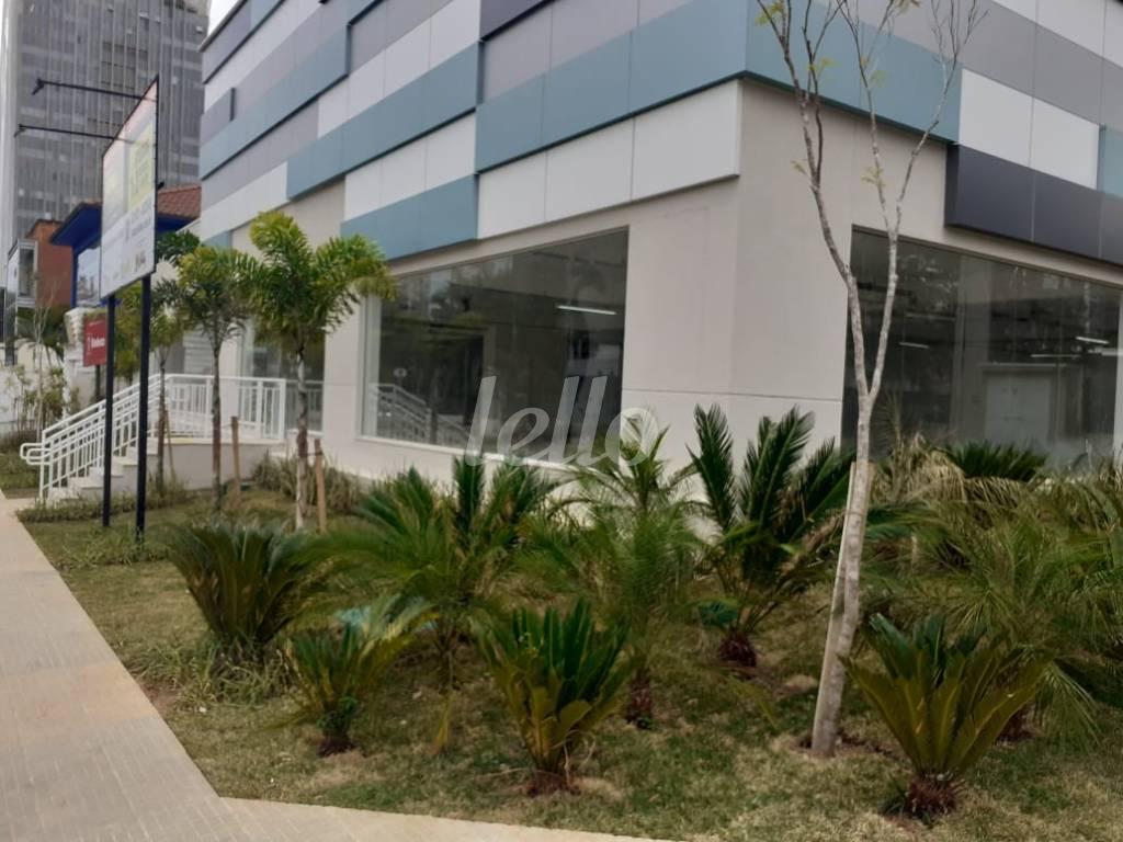 FACHADA LATERAL de Loja para alugar, Mall com 500 m², e 8 vagas em Jardim Paulistano - São Paulo