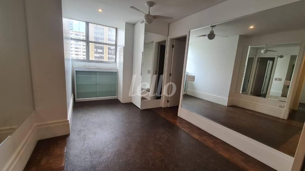 SUÍTE 4 de Apartamento para alugar, Padrão com 406 m², 6 quartos e 3 vagas em Jardim Paulista - São Paulo